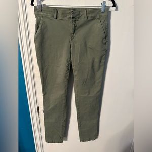 Banana Republic Sloan chinos in Olive Size 2